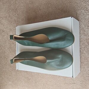 Everlane Hunter Forest Green Day Glove Leather Flats Made in Italy 10.5 / 41
